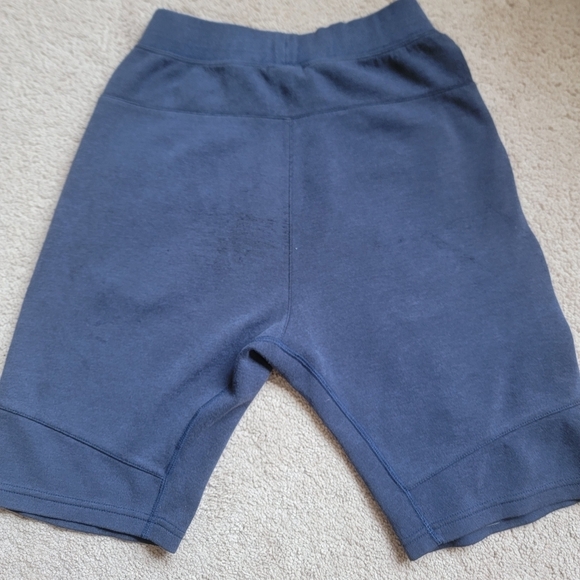 Nike Tech Shorts XL - Picture 9 of 10
